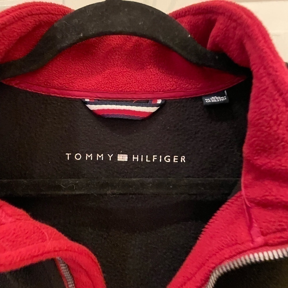 Tommy Hilfiger Fleece Red Black Full Zip Up Jacket 
Men Medium 
Condition 8/10 - Picture 8 of 10
